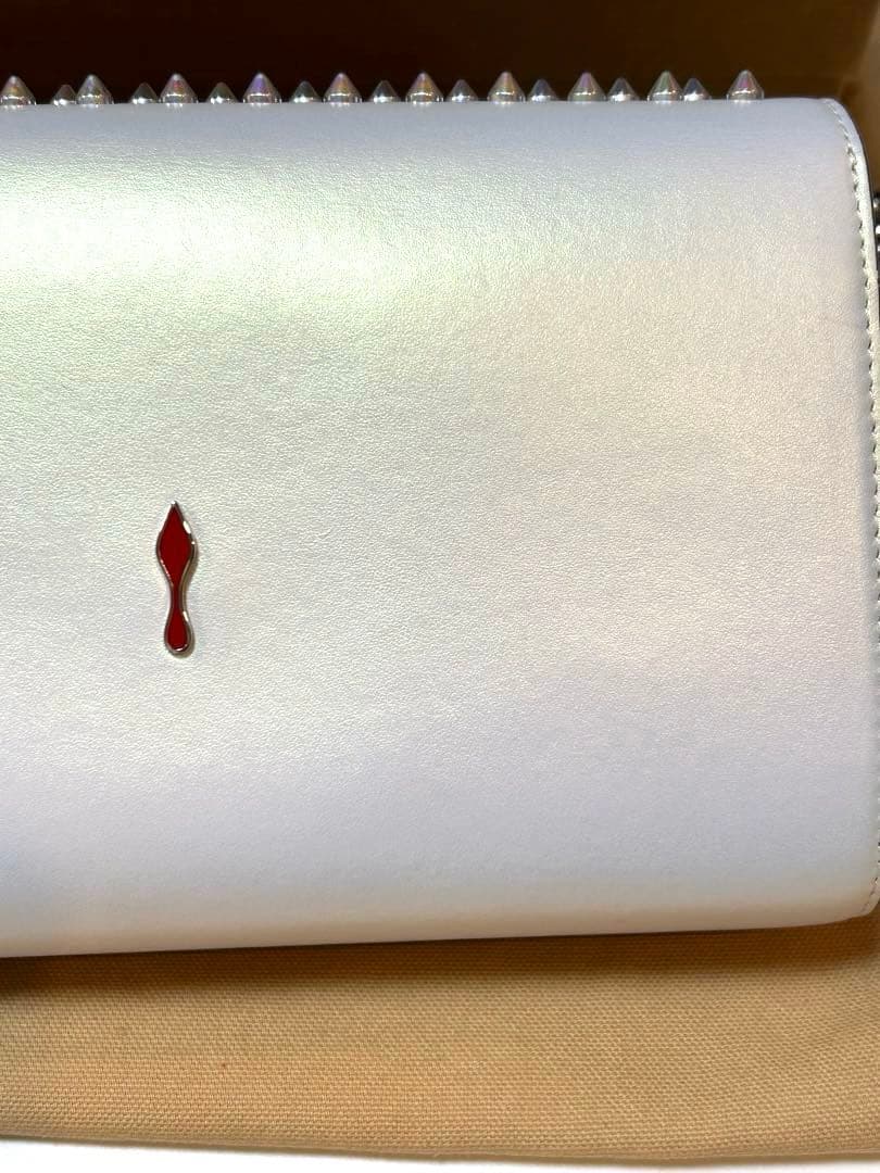 新品未使用　正規店購入　ルブタン パロマ スタッズ クラッチショルダーバッグ