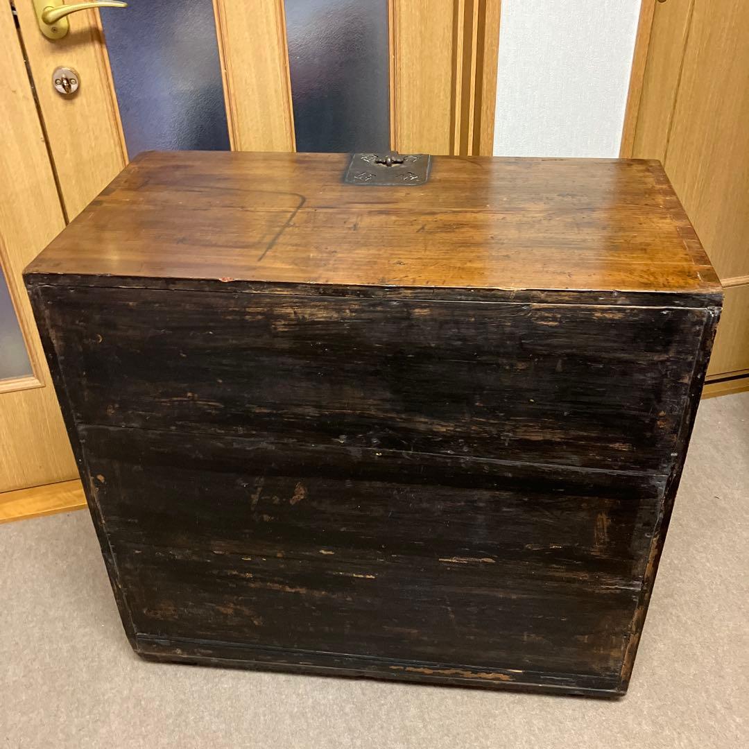 アンティークな李朝家具バンダジ（横幅８１㌢、奥行４３㌢、高さ７５㌢　錠前付き）