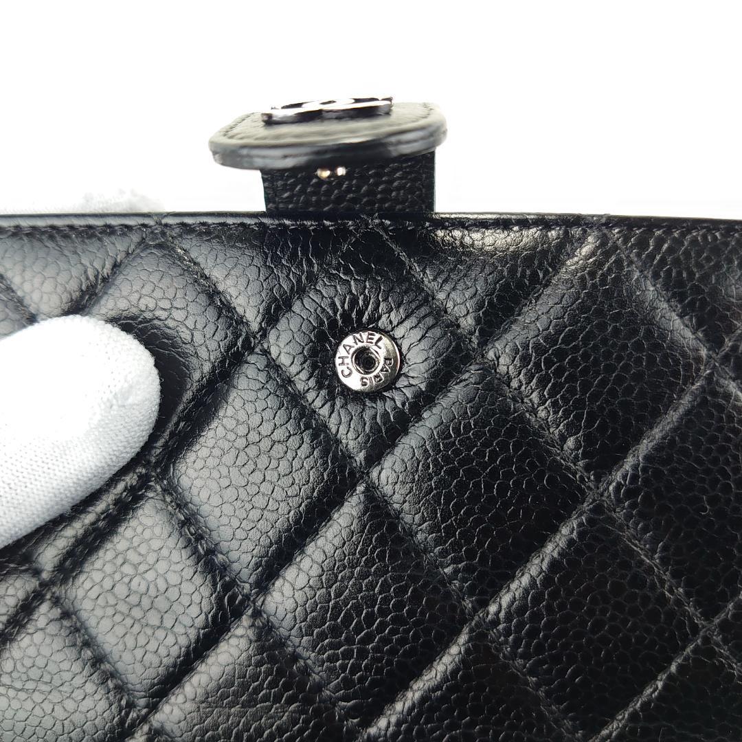 【美品】シャネル　マトラッセ　キャビアスキン　二つ折り財布　美品　1205