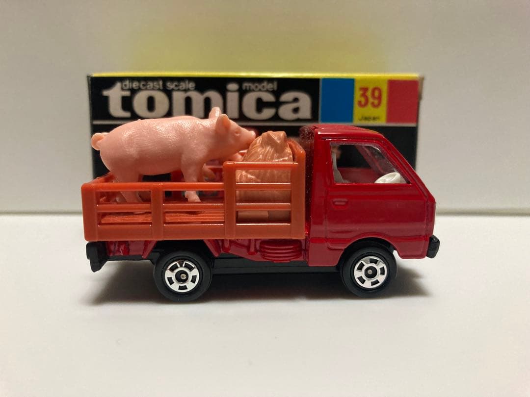 トミカ　No.39 黒箱　日本製　スズキ　キャリィ　家畜運搬車