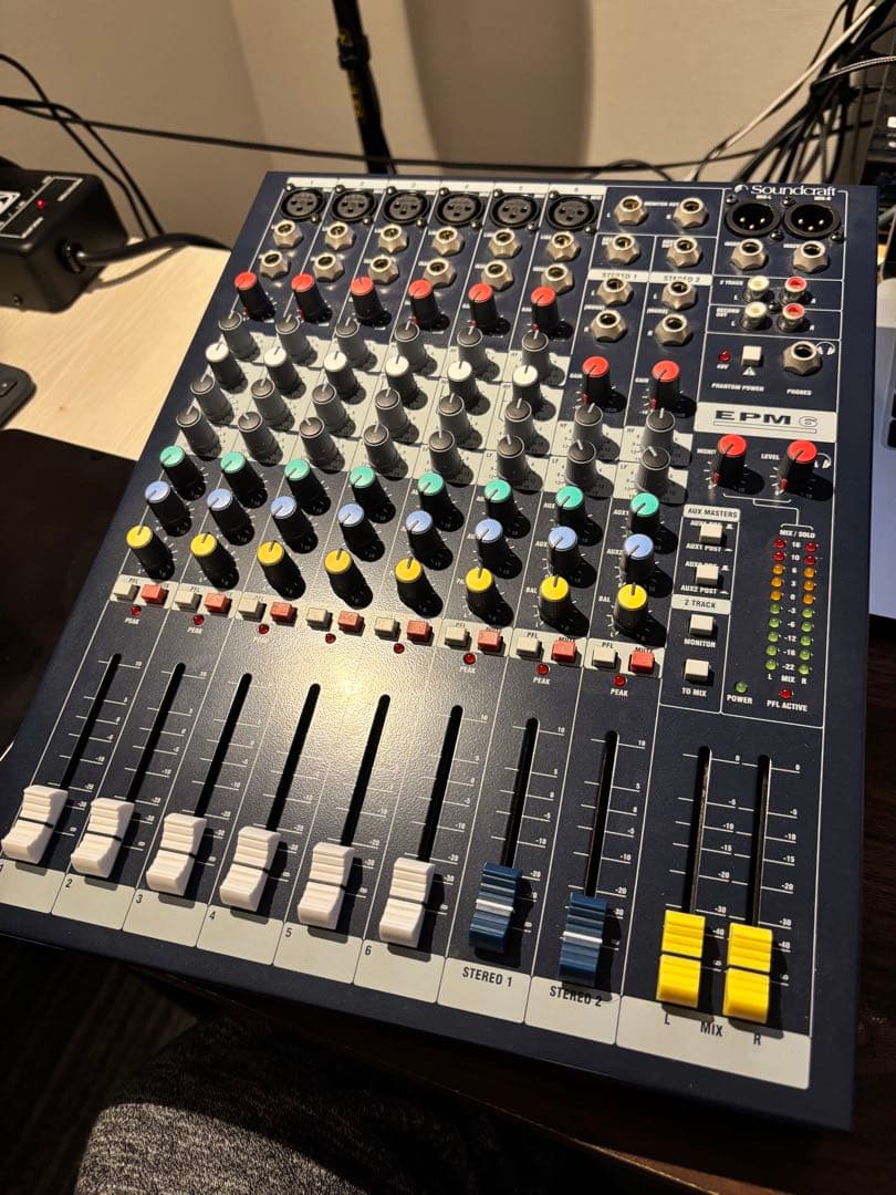 Soundcraft EPM6 アナログミキサー