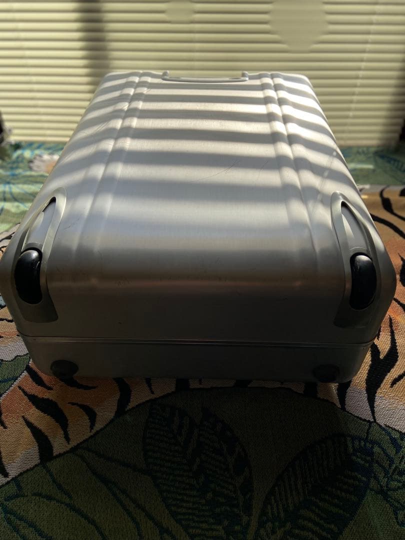 ゼロハリバートンスーツケース2輪