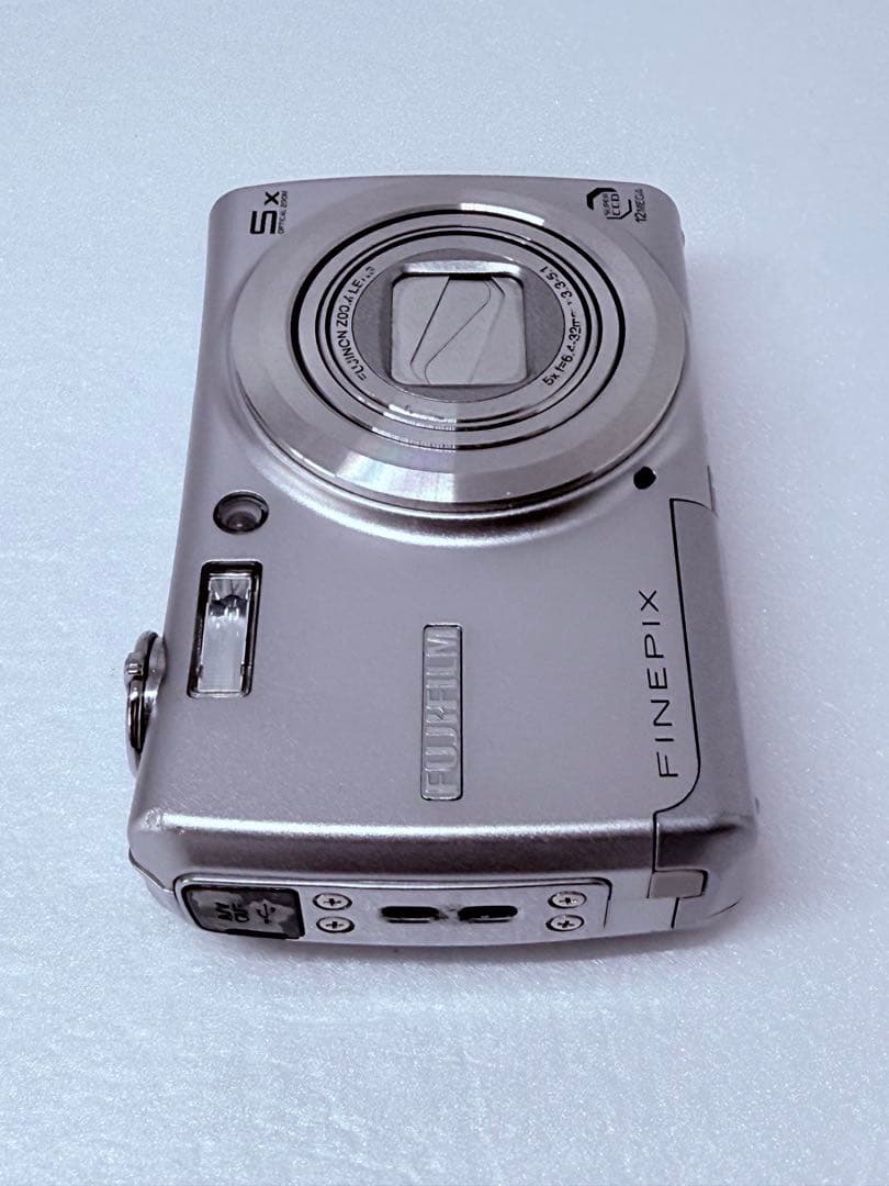 FUJIFILM FINEPIX F100fd 動作確認済 シルバー 5倍ズーム