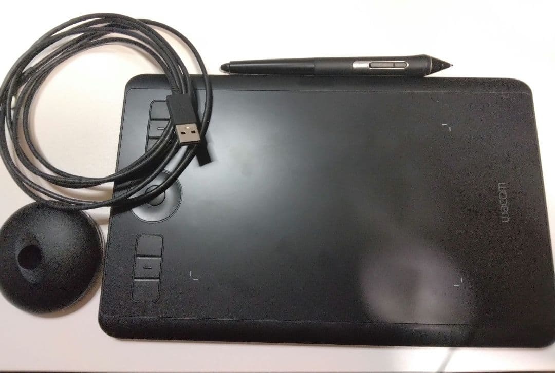 wacom intuos pro sサイズ PTH460