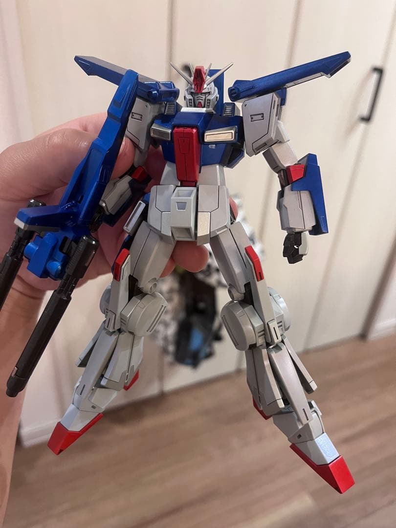 ガンプラ完成品　HG ZZガンダム全塗装スタイル改修　完成品　発光ギミック