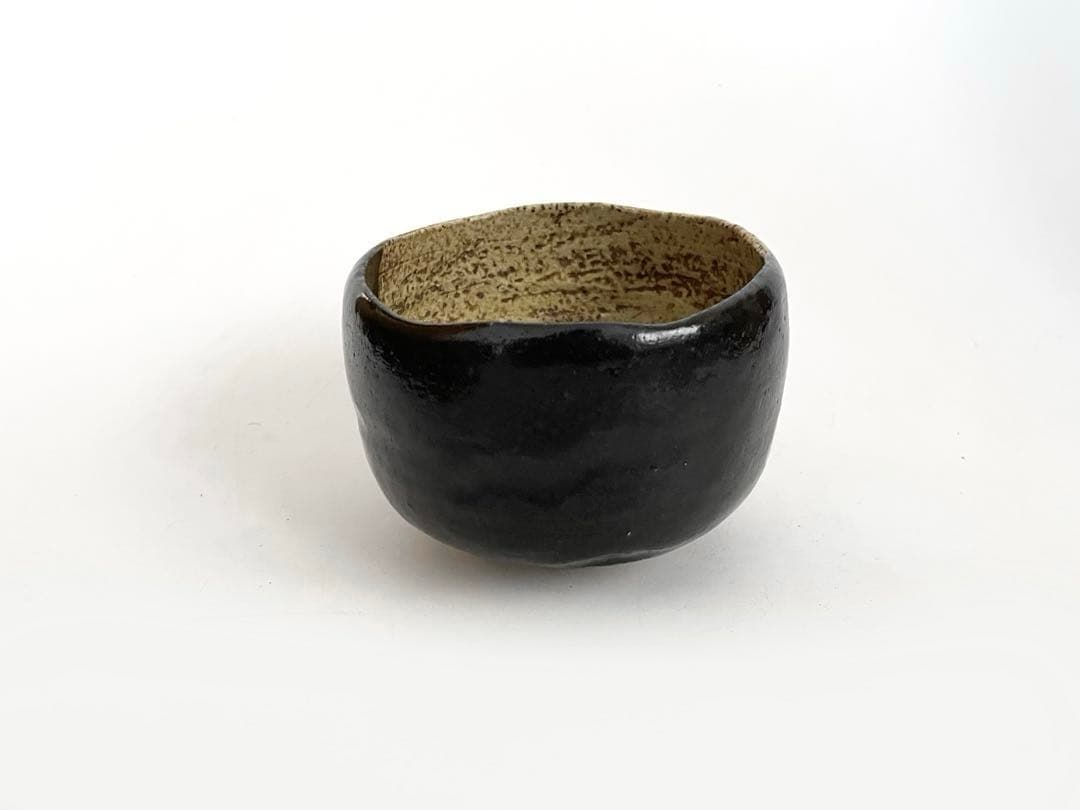 茶道具　陶芸家　九代　樂吉左衛門　樂了入　掛分黒楽茶碗　片身替　茶碗