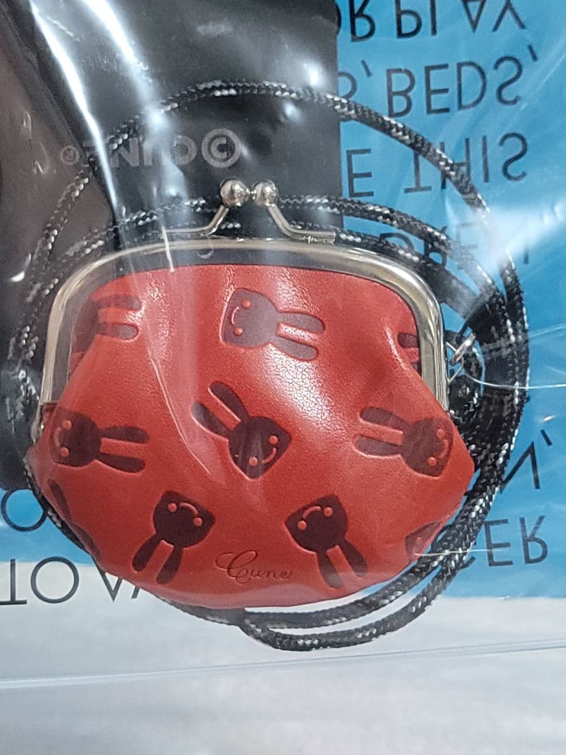 CUNE　レザー首かけがま口