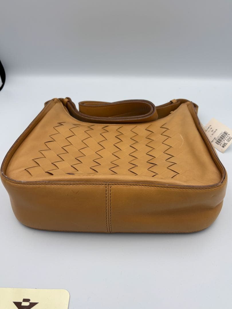 【タグ付き】BOTTEGA VENETA イントレチャート レザー バッグ