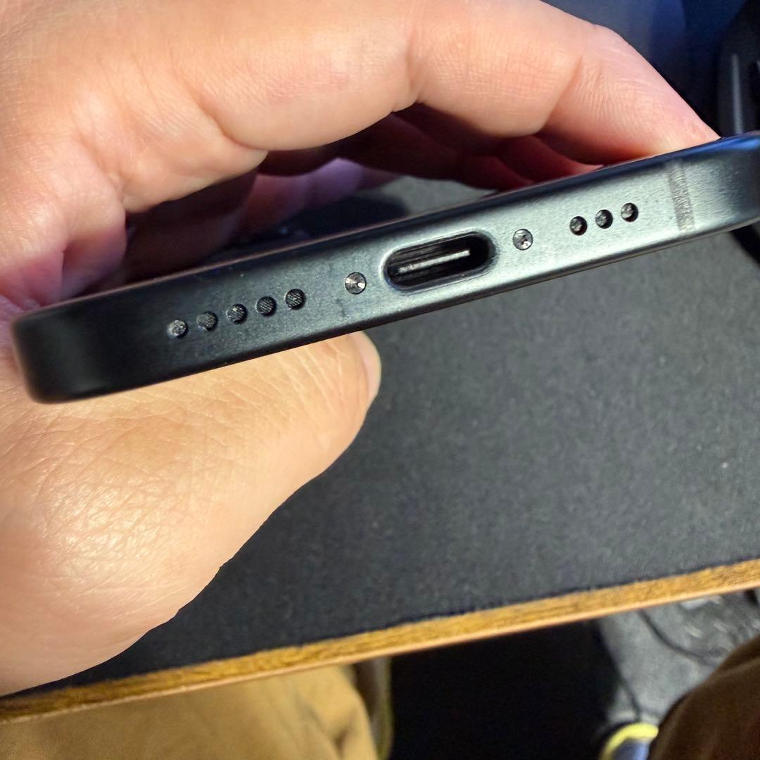 SIMフリー iPhone15 Black ブラック 128GB おまけ付