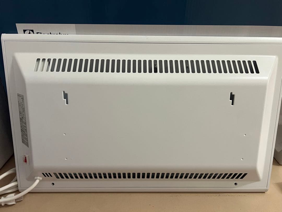 【極美品】Electrolux Quickheat 700 電気パネルヒーター