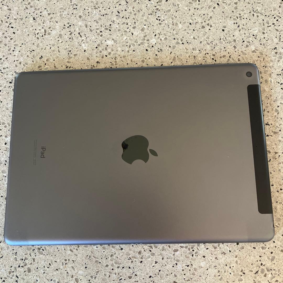 【作動確認済】iPad第7世代 本体&箱&説明書&充電付