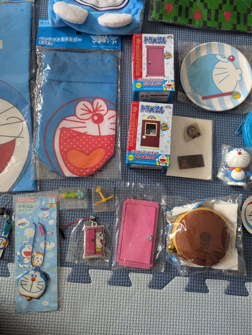 ほとんど未使用、新品の　かわいい　ドラえもん　グッズ　まとめ売り