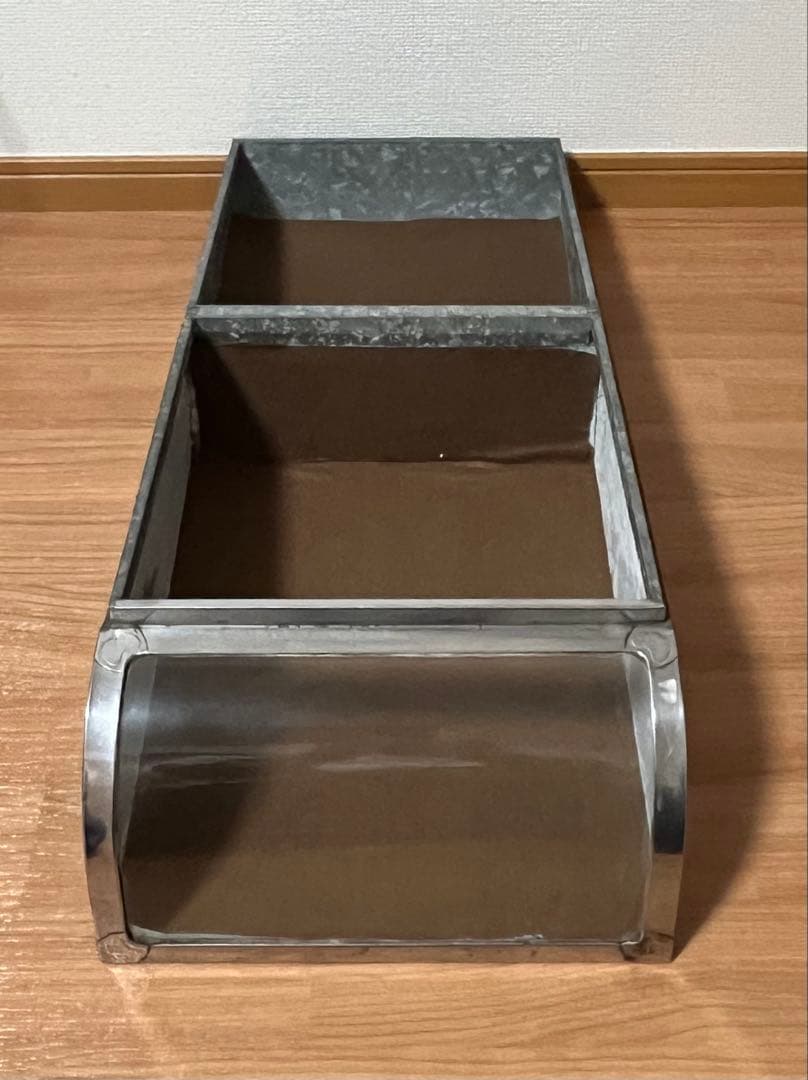 【1月限定価格】昭和レトロ　ブリキ製ショーケース（2枚扉、取り外し可能）