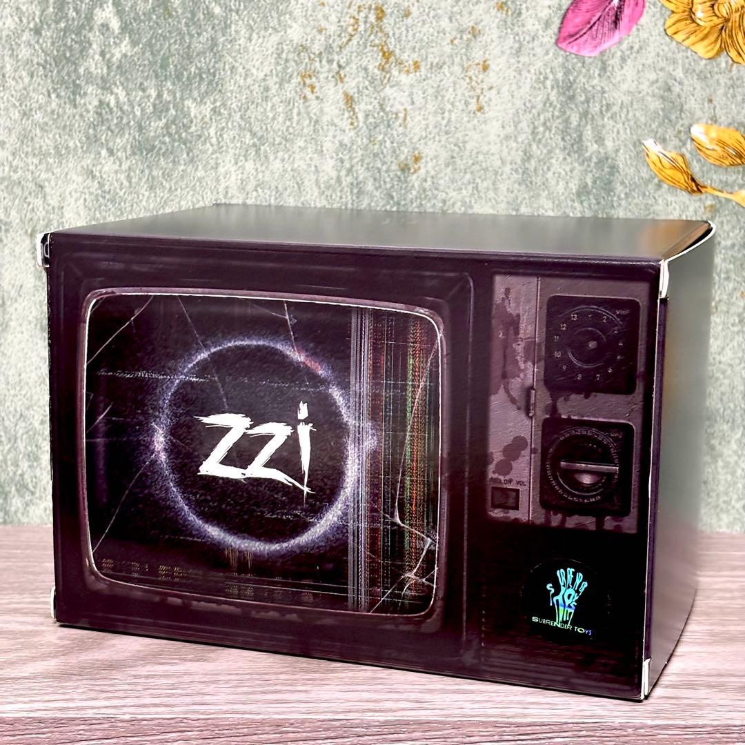 SURREDER TOYS 『Zzi』 ソフビ インディーズ