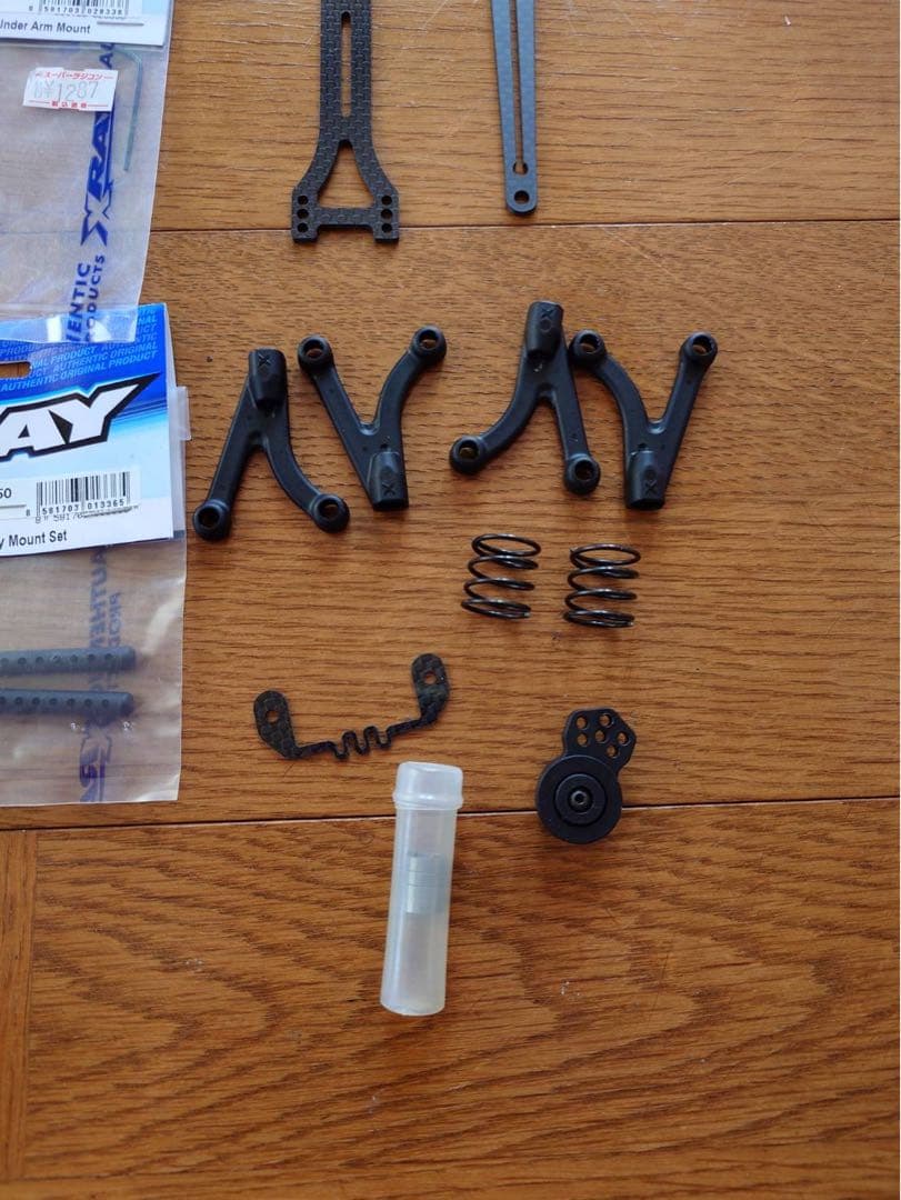 XRAY X4 2024 カーボン ボディ 新品タイヤ スペアパーツ