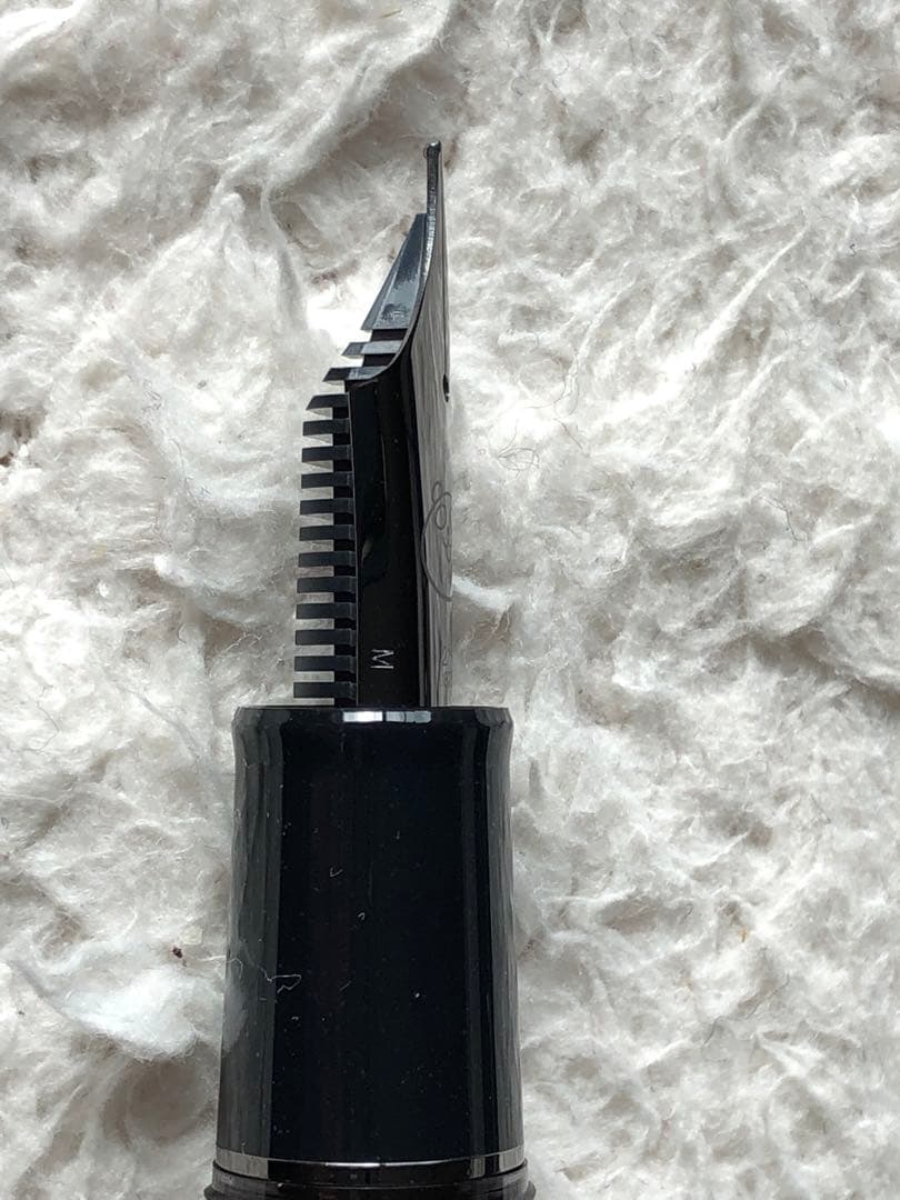 セーラー万年筆 プロフェッショナルギアブラックスケルトン21金　M中字　限定品