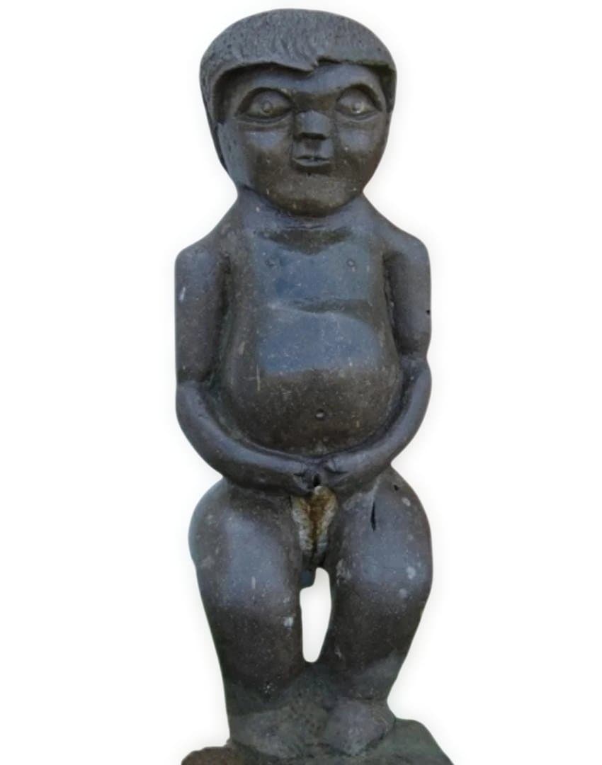 西洋庭園 八女石の古い小便小僧 ガーデン 石像 水鉢 噴水 燈籠