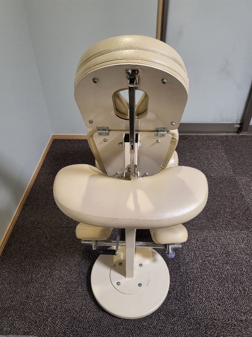 高田ベッド製　施術チェア
