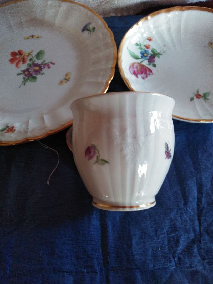 アンティーク、kpmのカップ、ソーサートリオ