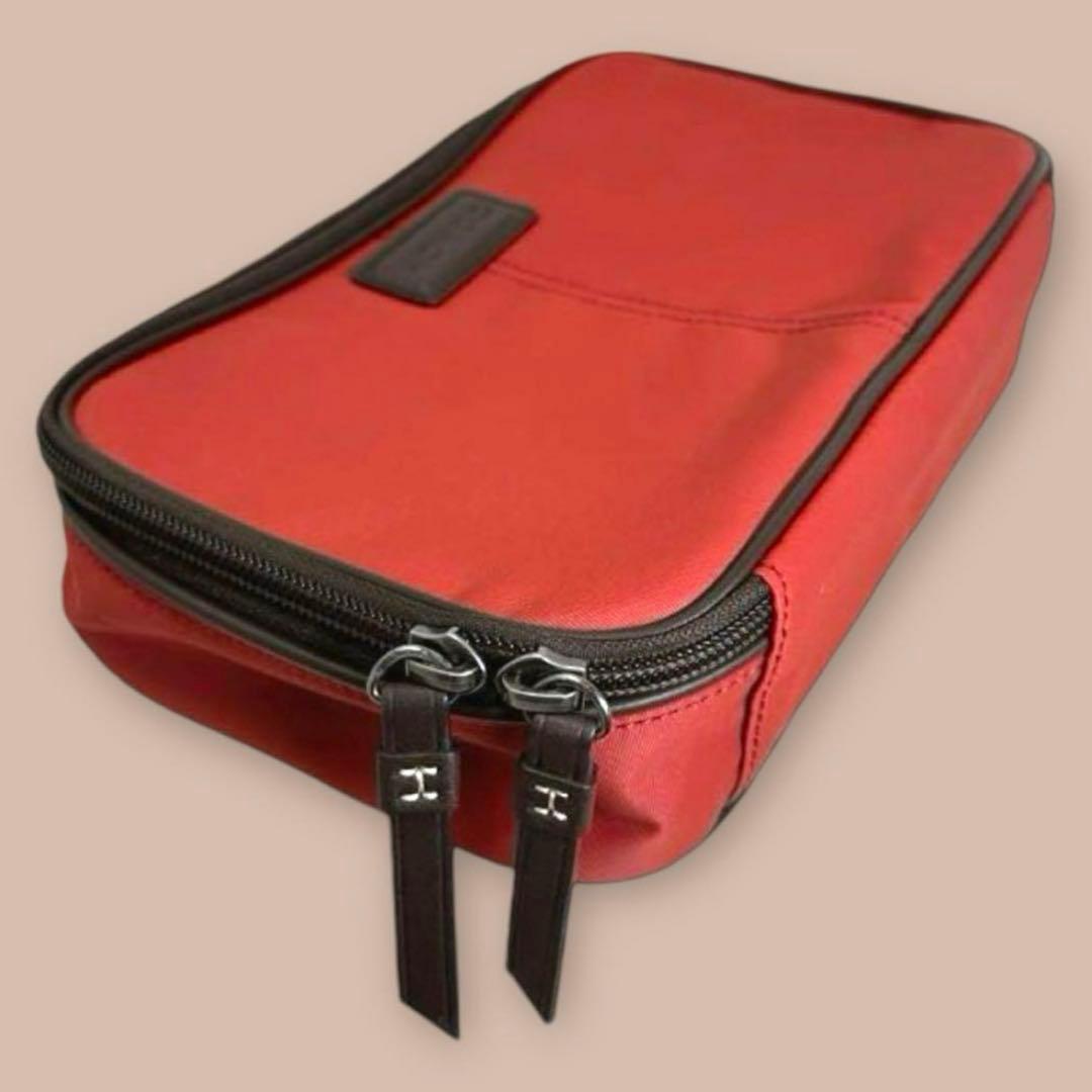 【COACH】コーチ　トラベルポーチ　コスメポーチ　化粧ポーチ　旅行　収納　新品