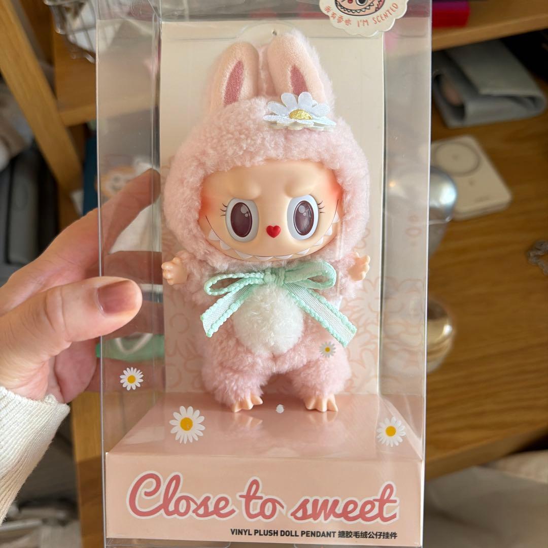 POP MART LABUBU CLOSE TO SWEET モココ