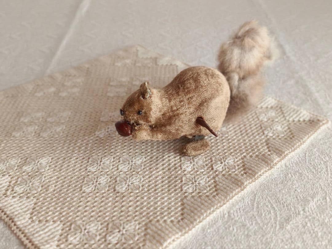 【まーちゃんさま】vintage squirrel ❀ ゼンマイ仕掛けのリスさん