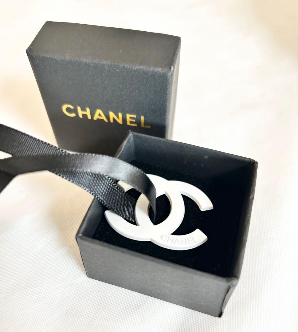 シャネル• ラインストーン CCロゴ 巾着型ショルダーバッグ