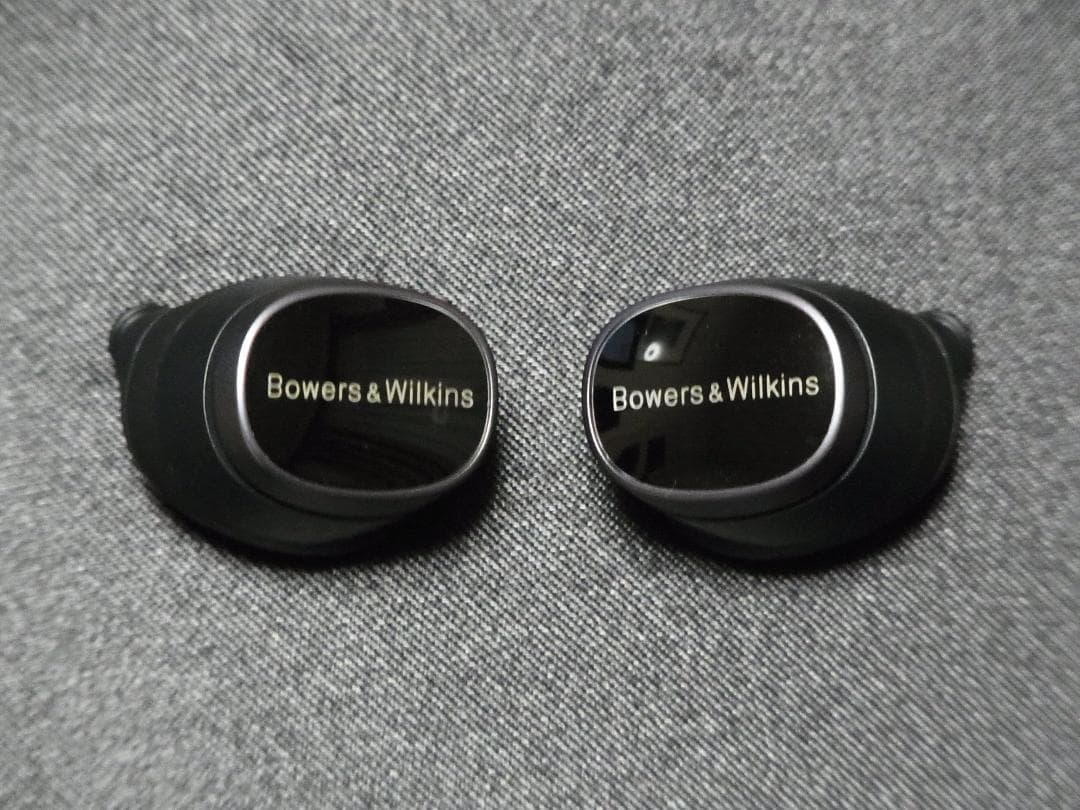 【ほぼ新品！】 Bowers & Wilkins Pi8 ブラック、保護ケース付
