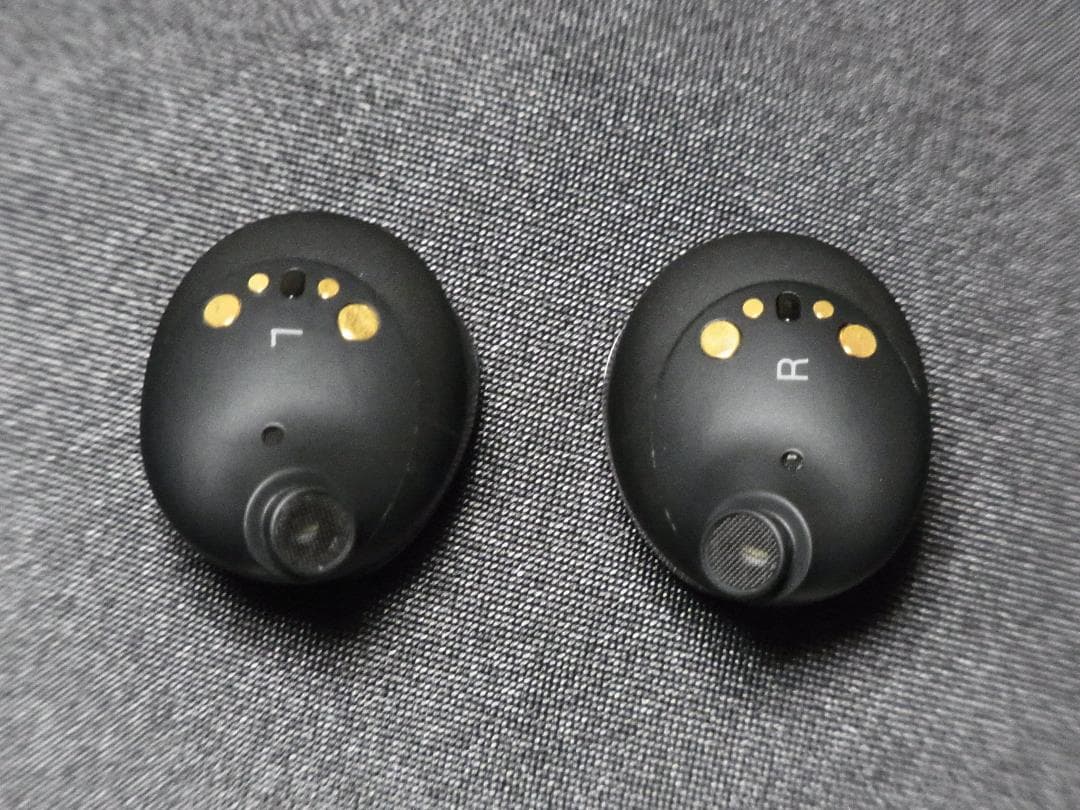 【ほぼ新品！】 Bowers & Wilkins Pi8 ブラック、保護ケース付