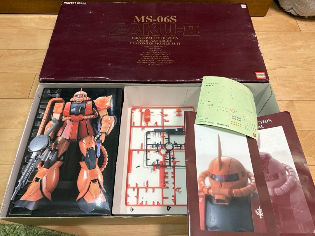 PG 1/60 MS-06S シャア専用ザク2 バンダイ 機動戦士ガンダム完成品