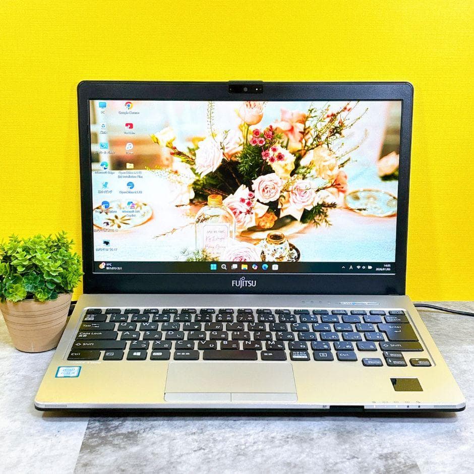 小型軽量❣SSDで快適✨ｉ5✨フルHD カメラ付きノートパソコン 仕事や趣味に♪