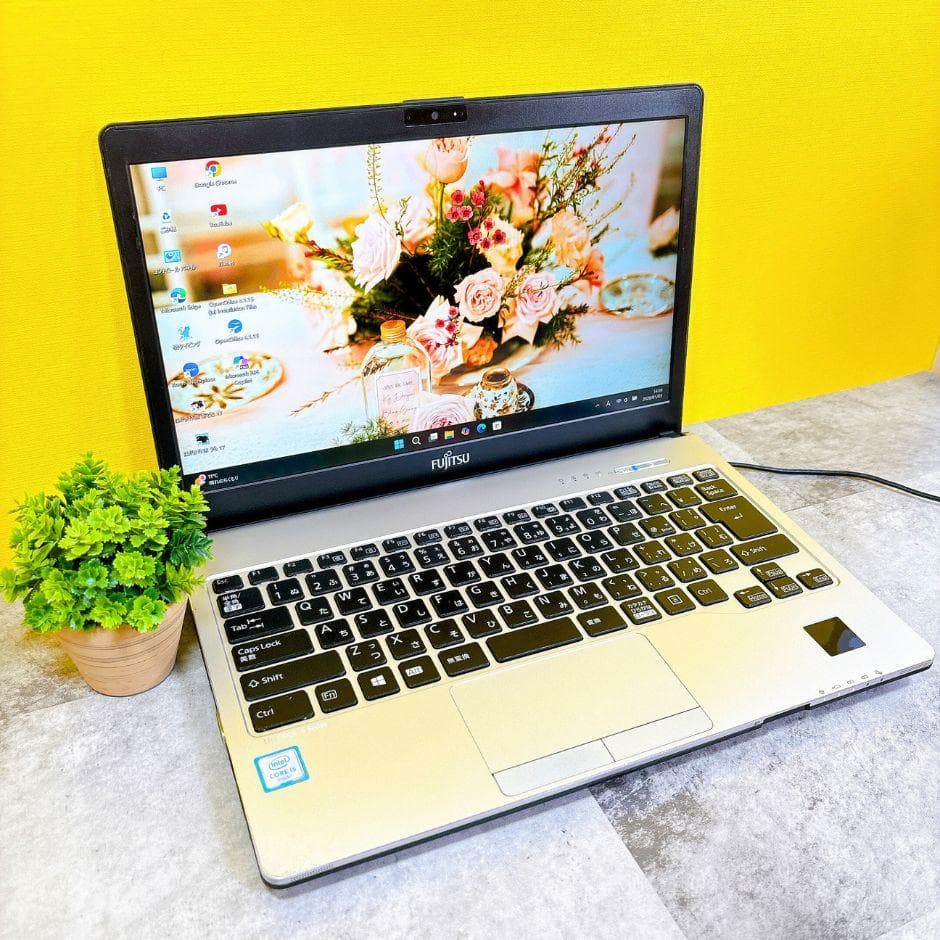 小型軽量❣SSDで快適✨ｉ5✨フルHD カメラ付きノートパソコン 仕事や趣味に♪