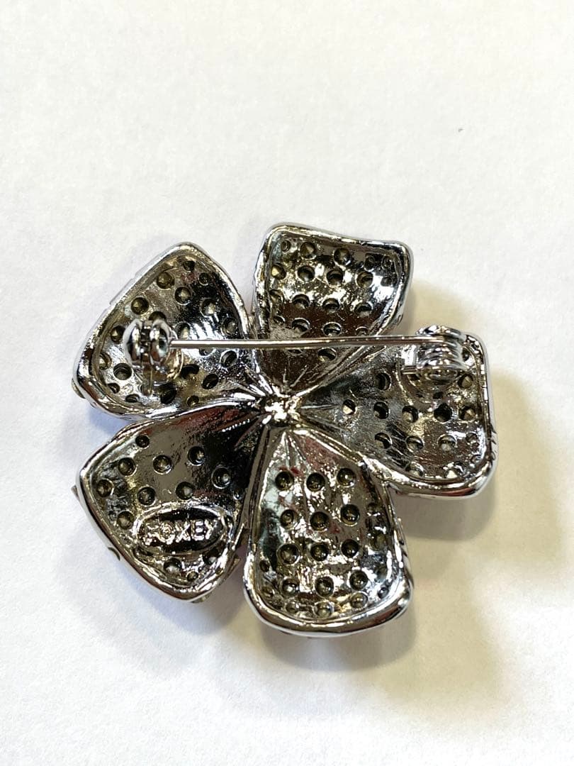 美品【FOXEYフォクシー】ブローチ クリア 定番