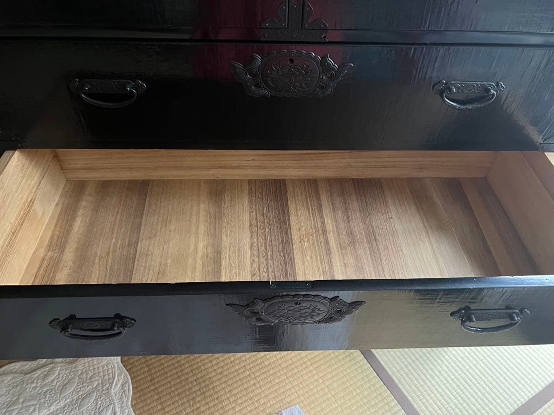 アンティーク　桐漆塗り高級仙台箪笥