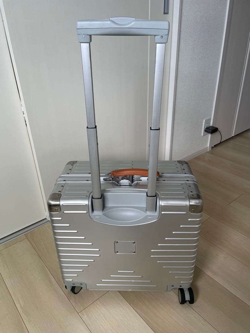 イノベーター INV1611 42L アルミキャリーケース1回使用