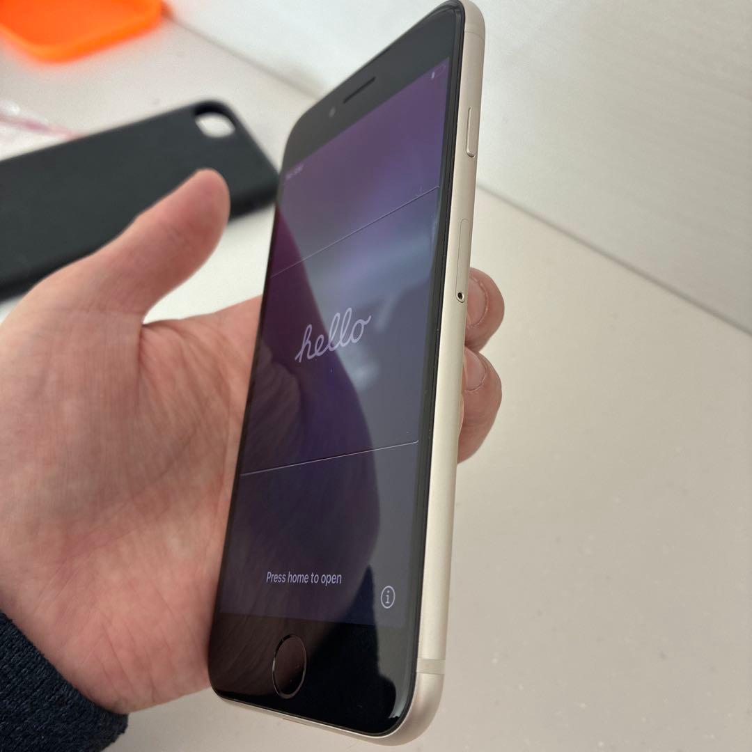 iPhoneSE 第3世代 ホワイト本体 128GB SIMフリー　美品