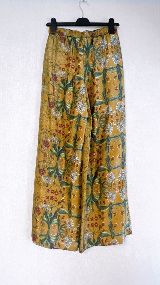 美品 CABaN 花柄ワイドパンツ Sサイズ