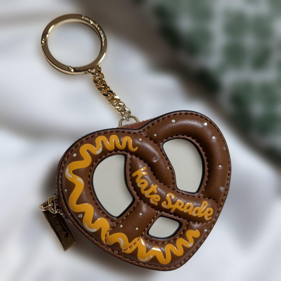 Kate Spade ハートプレッツェル型 バッグチャーム キーケース