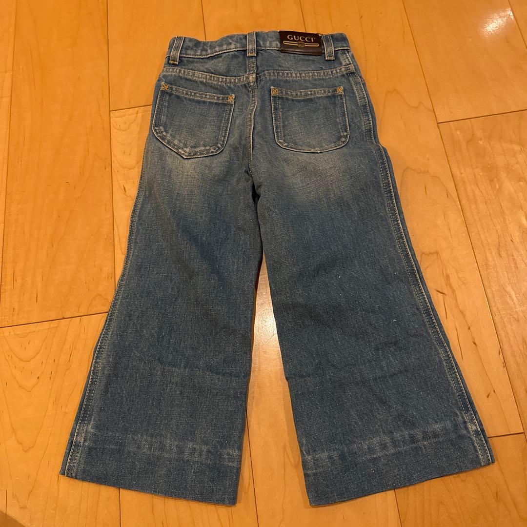 Gucci キッズデニムパンツ刺繍ラベル付き