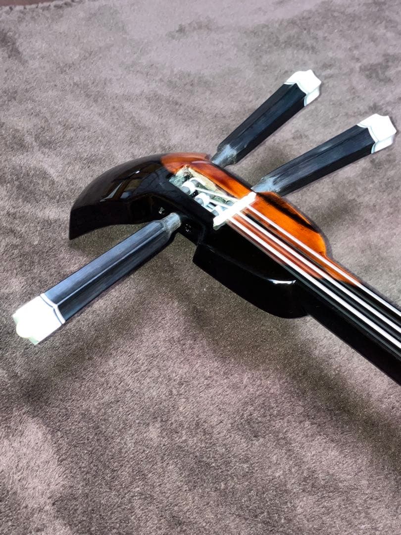 沖縄三線ワンランク上(上質黒檀)真壁型本皮一枚張りスンチ塗り期間限定出品