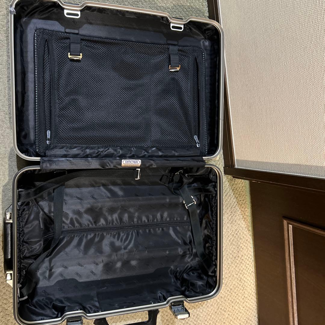 リモワ機内持込キャリーケース2輪
