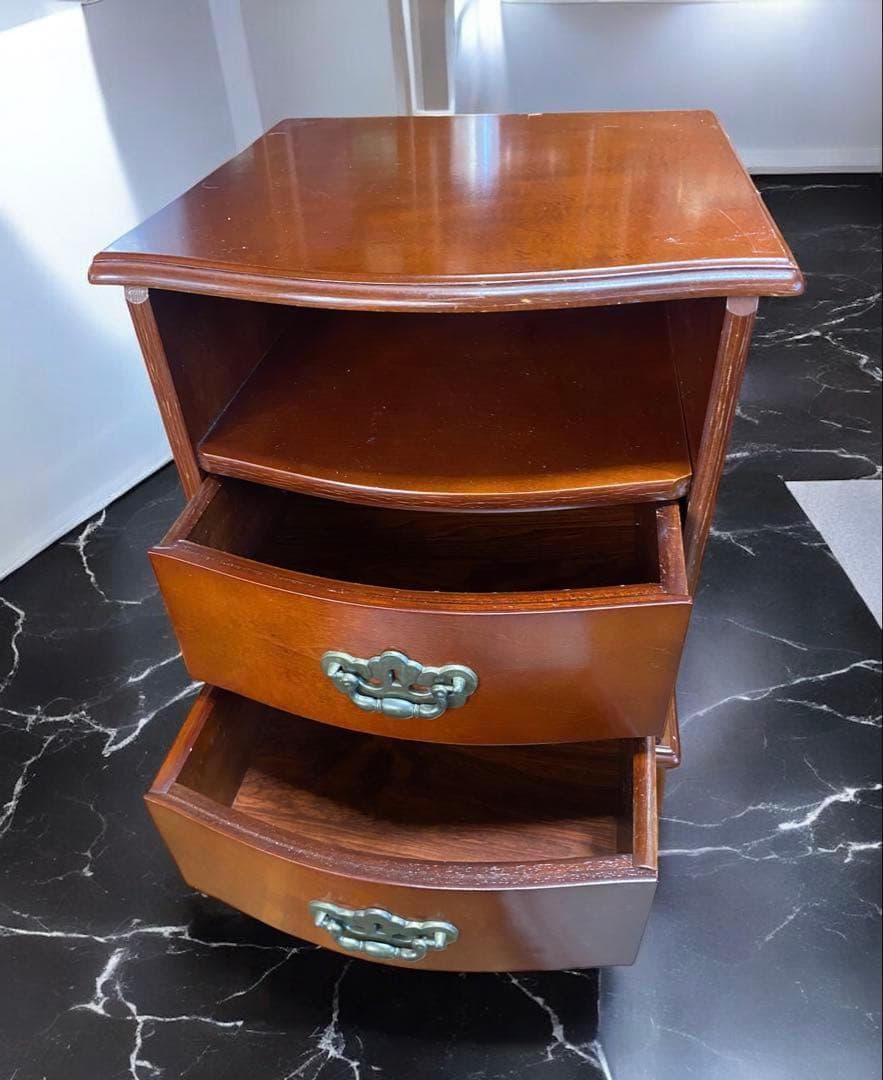 シ*跡様 オークションで格安出品★猫脚　2段収納 アンティーク風チェスト　サイド