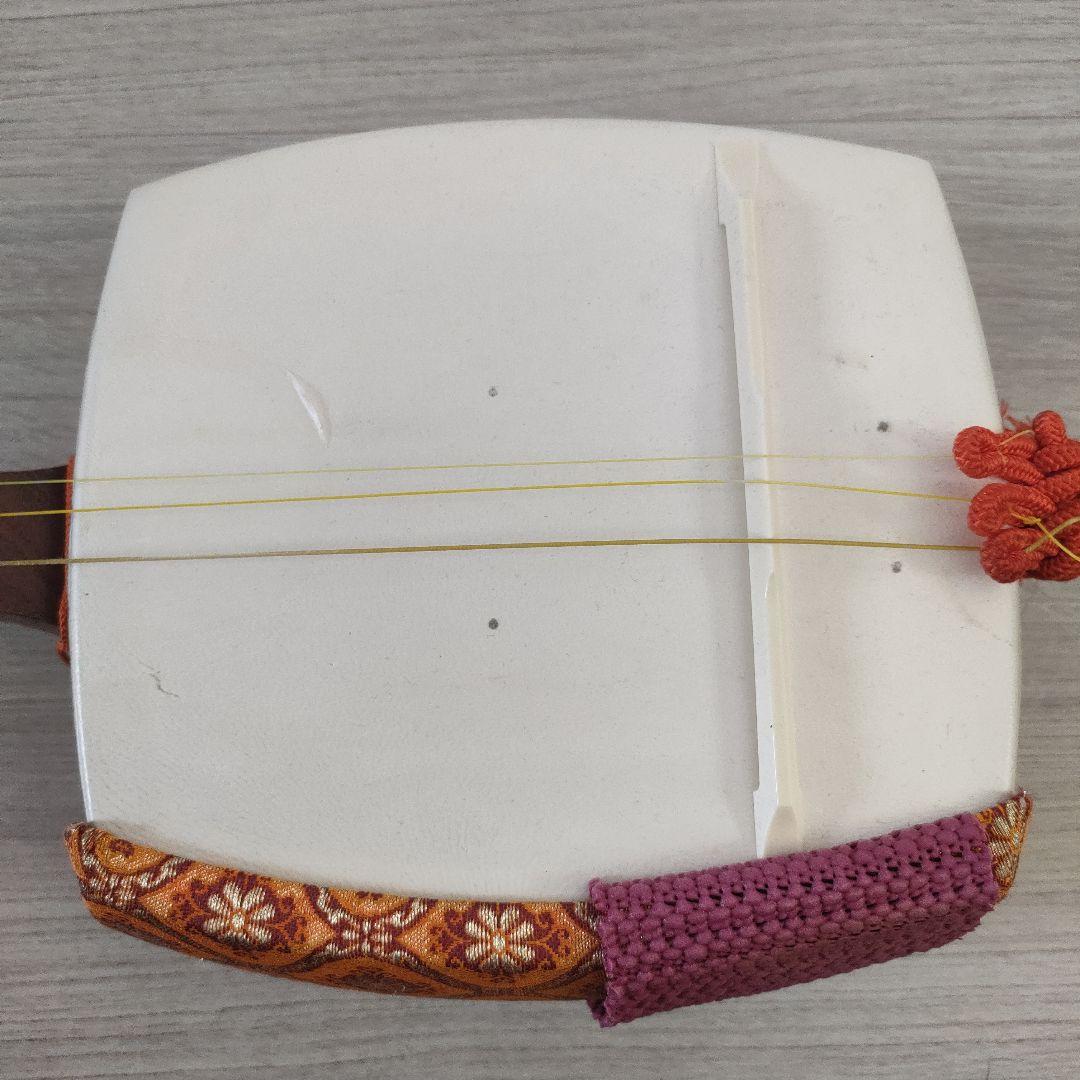 皮裂け気味の小さい傷あり　細棹三味線セット