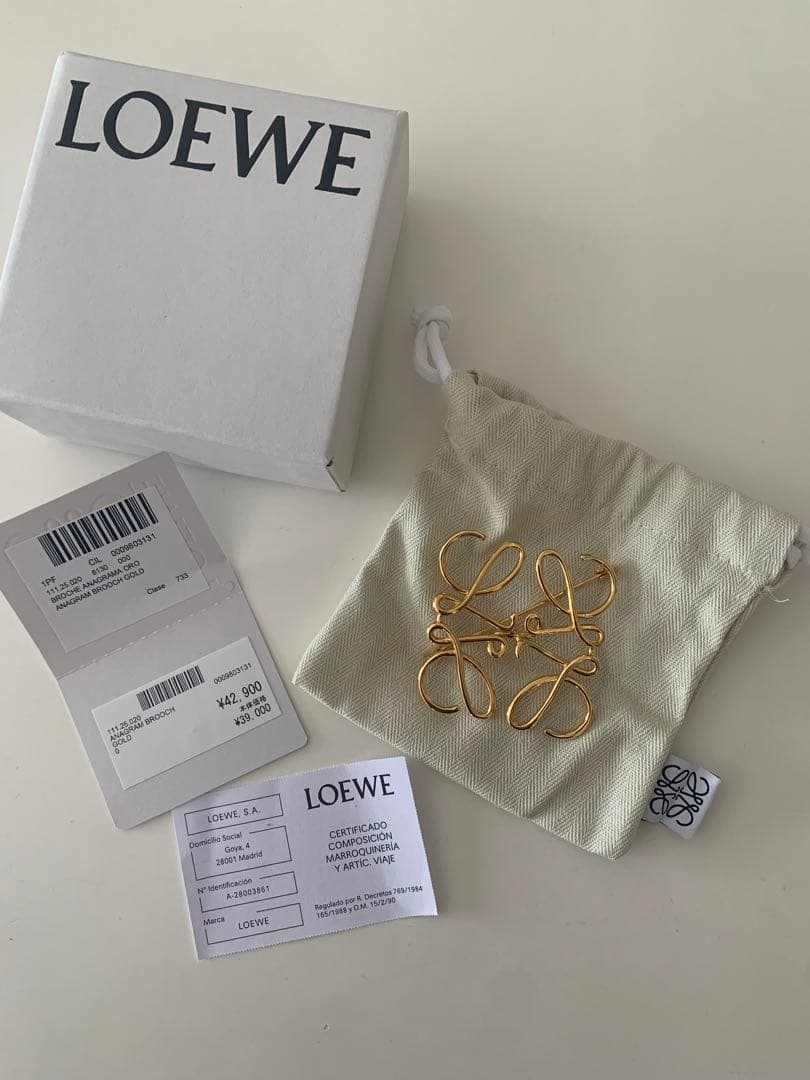 LOEWE ロエベ ブローチ アクセサリー