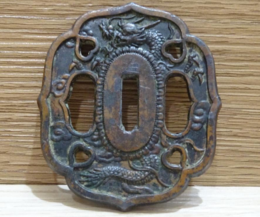 刀鍔 龍 彫刻 刀装具 時代物 骨董品 日本刀 アンティーク