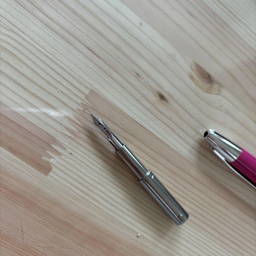 パイロット 万年筆 キャップレス F 細字