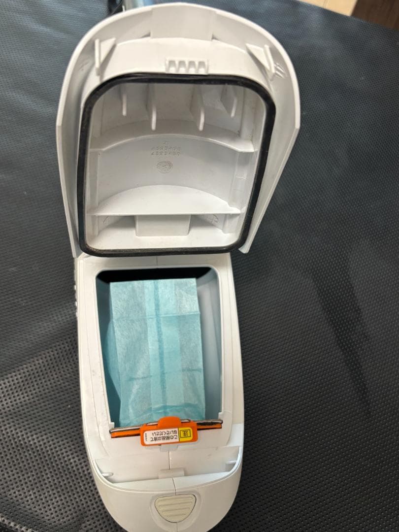 マキタ コードレス掃除機＆紙パック41枚セット（CL142FDRFW）