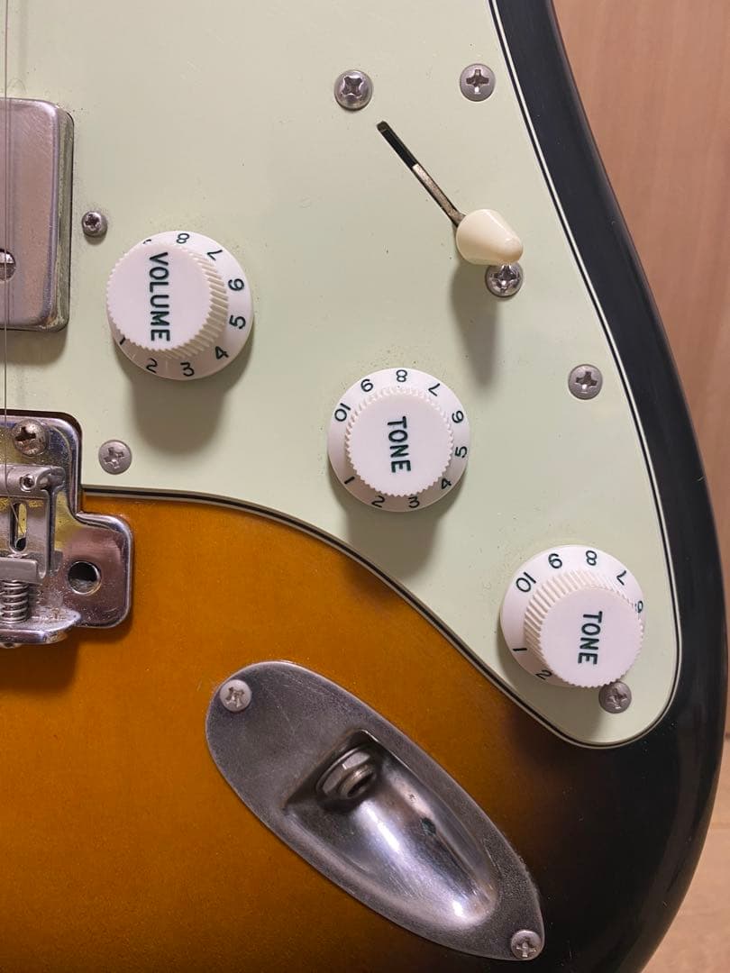 値下げ依頼fender Japan ビンテージ ストラトキャスターアナグマMOD