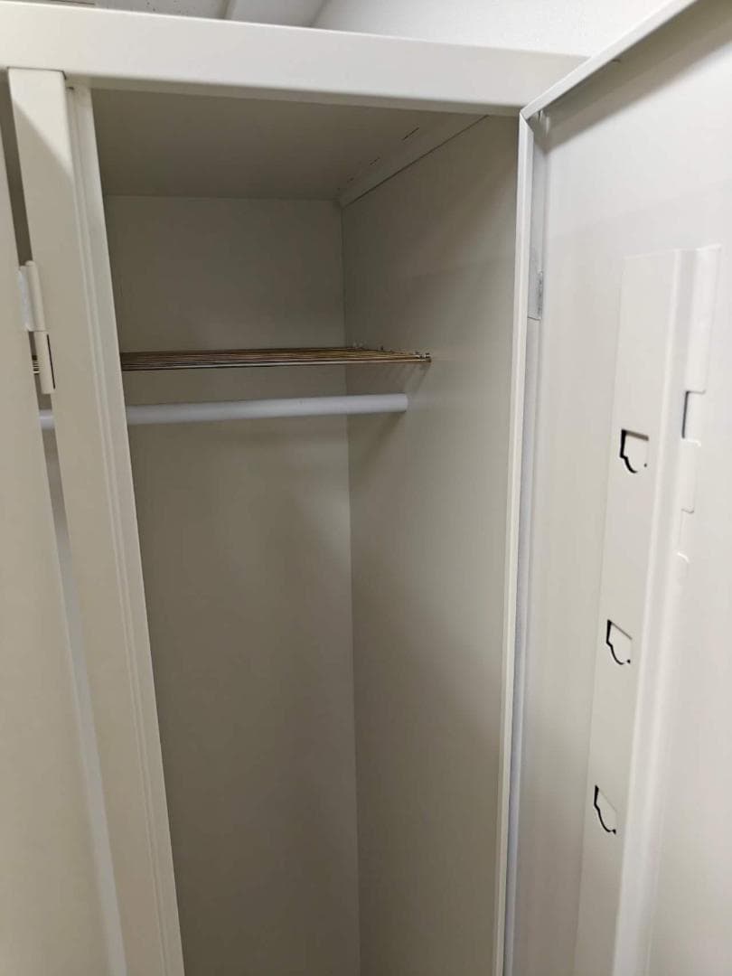 更衣ロッカー（3人用）網棚・カギ付き