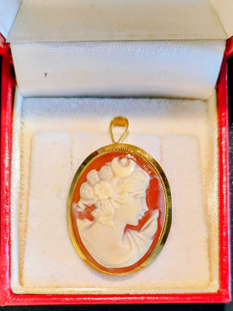 イタリア　ナポリ　18K　シェルカメオ ペンダントトップ/ブローチ